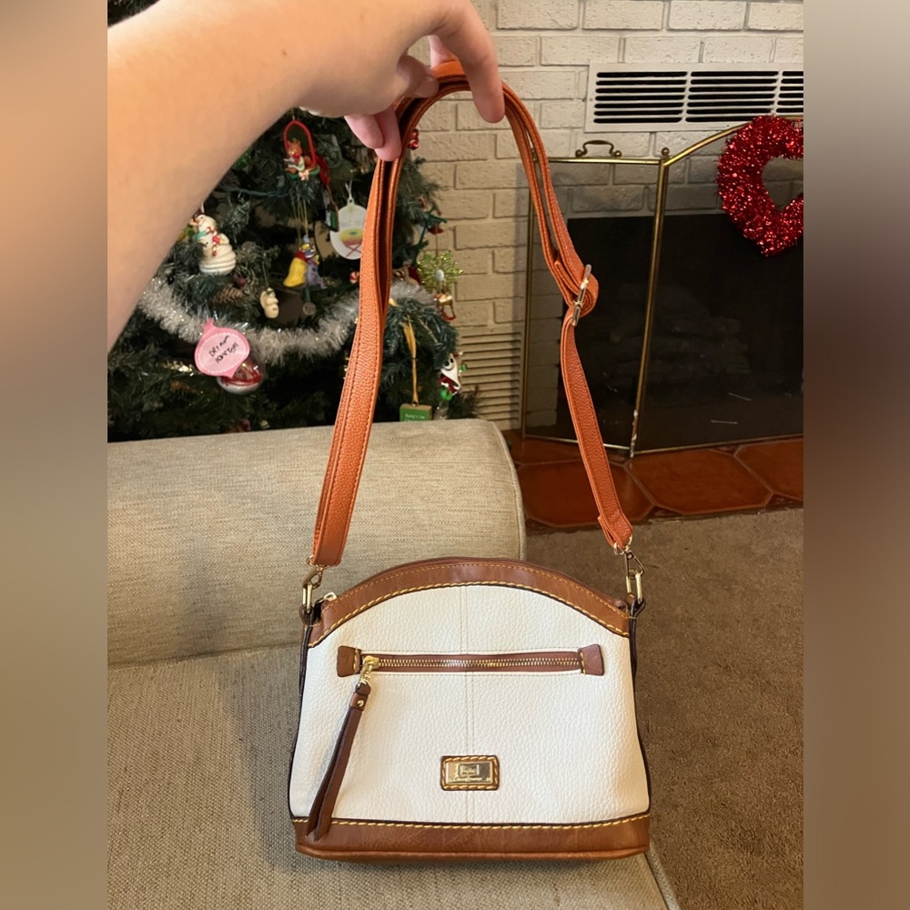 B.o.c white and brown leather crossbody purse